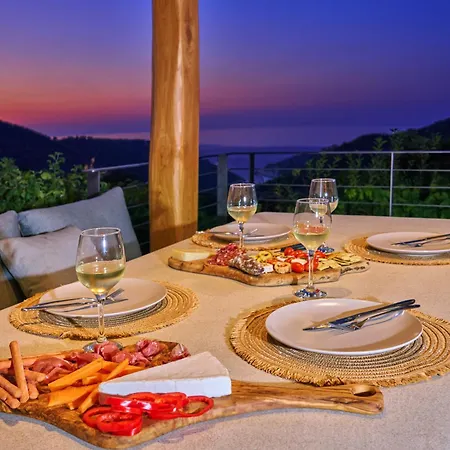 Villa Pnoe Skopelos Town